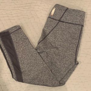 Gray cropped zella leggings